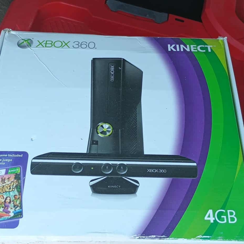 360 Kinect 4GB Console - Black